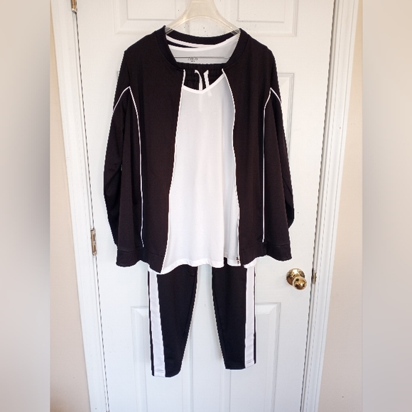 Zelos Curvy Black and White Warm Up Set Size 0X - Picture 1 of 6